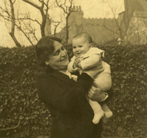 Myra Hess with her niece Libbie