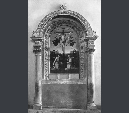 The sandstone frame of Raphael, The Mond Crucifixion